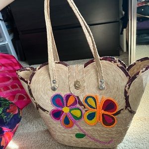 Woven tote bag with floral print